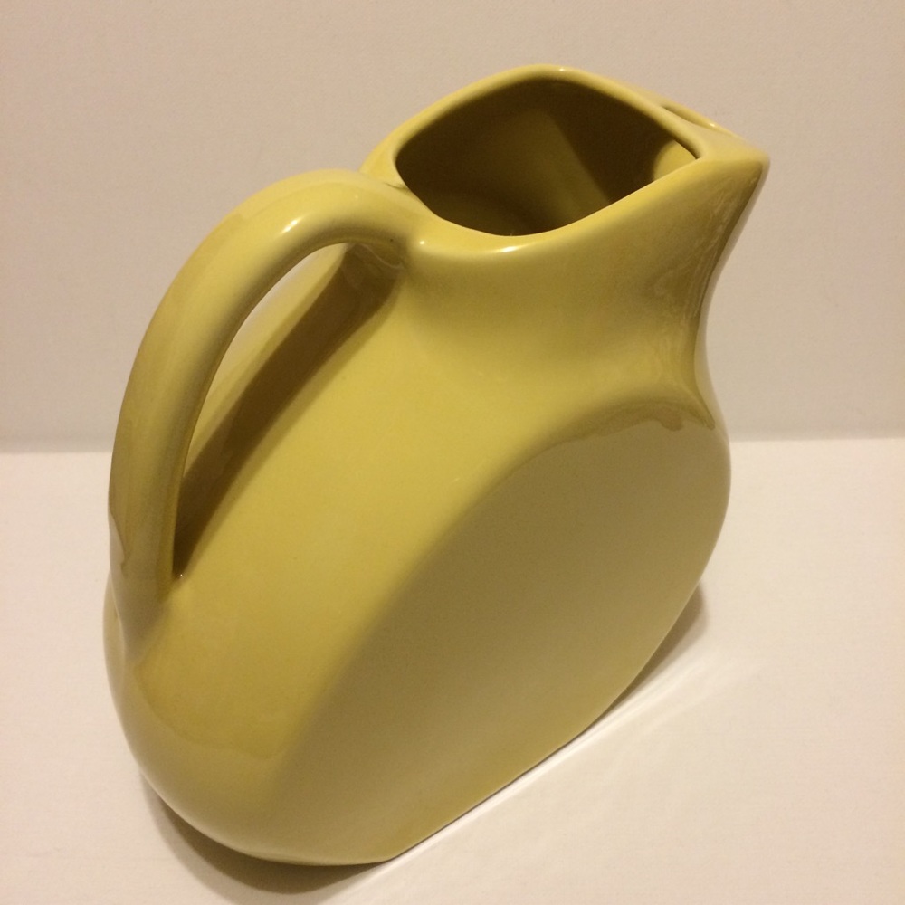 Vtg Chefsware Pitcher Yellow Disk Ice Lip Spout - Picture 1 of 8